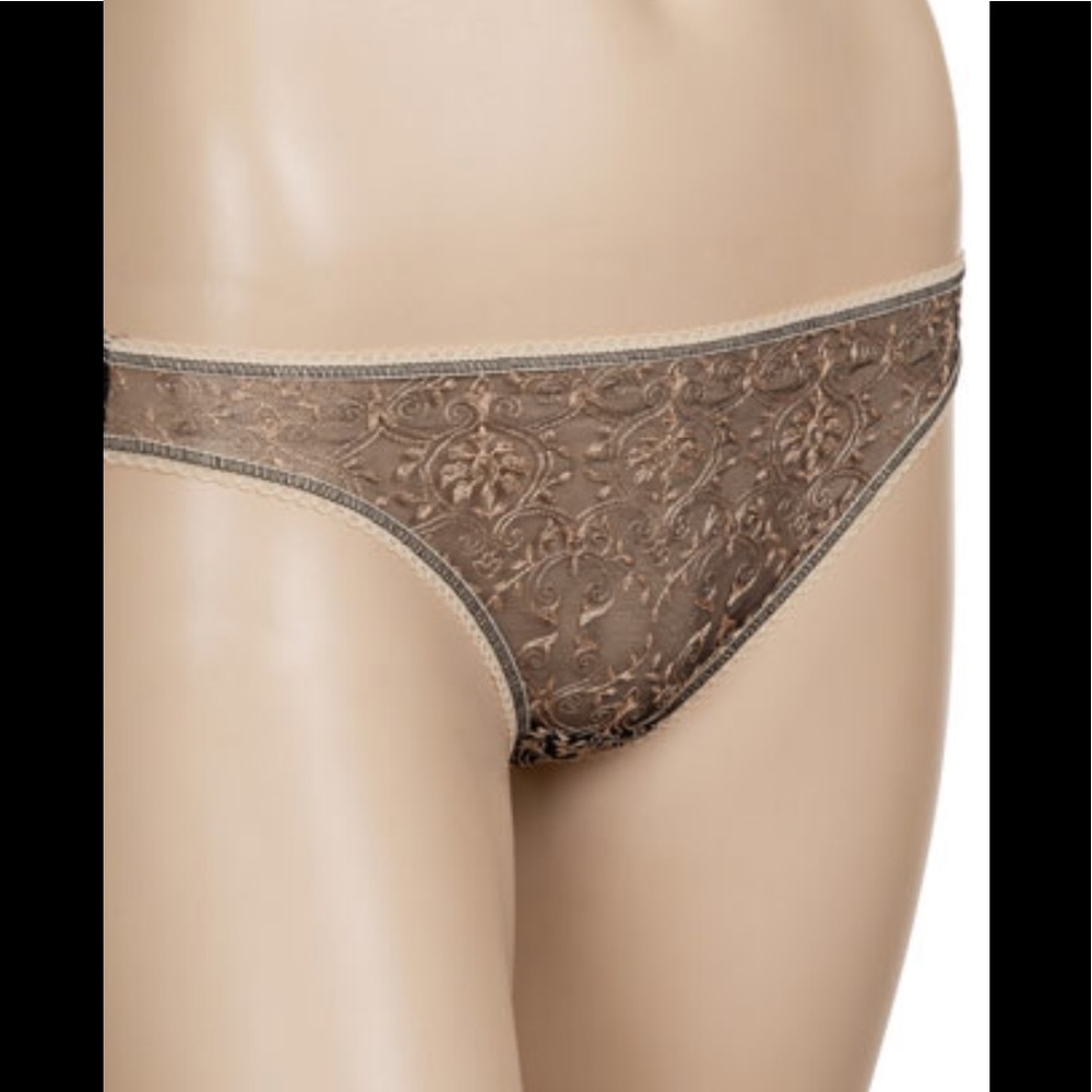 New woman lingerie bra and panty set - Picture 14 of 14